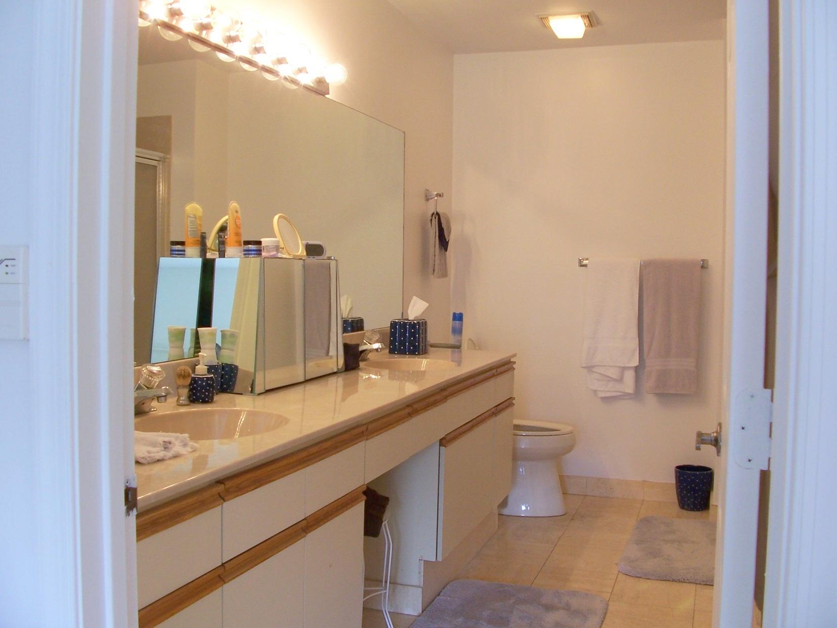 7908 Seville Place, Unit 1701 Boca Raton, FL 33433 - Photo 10 of 23 Master bath