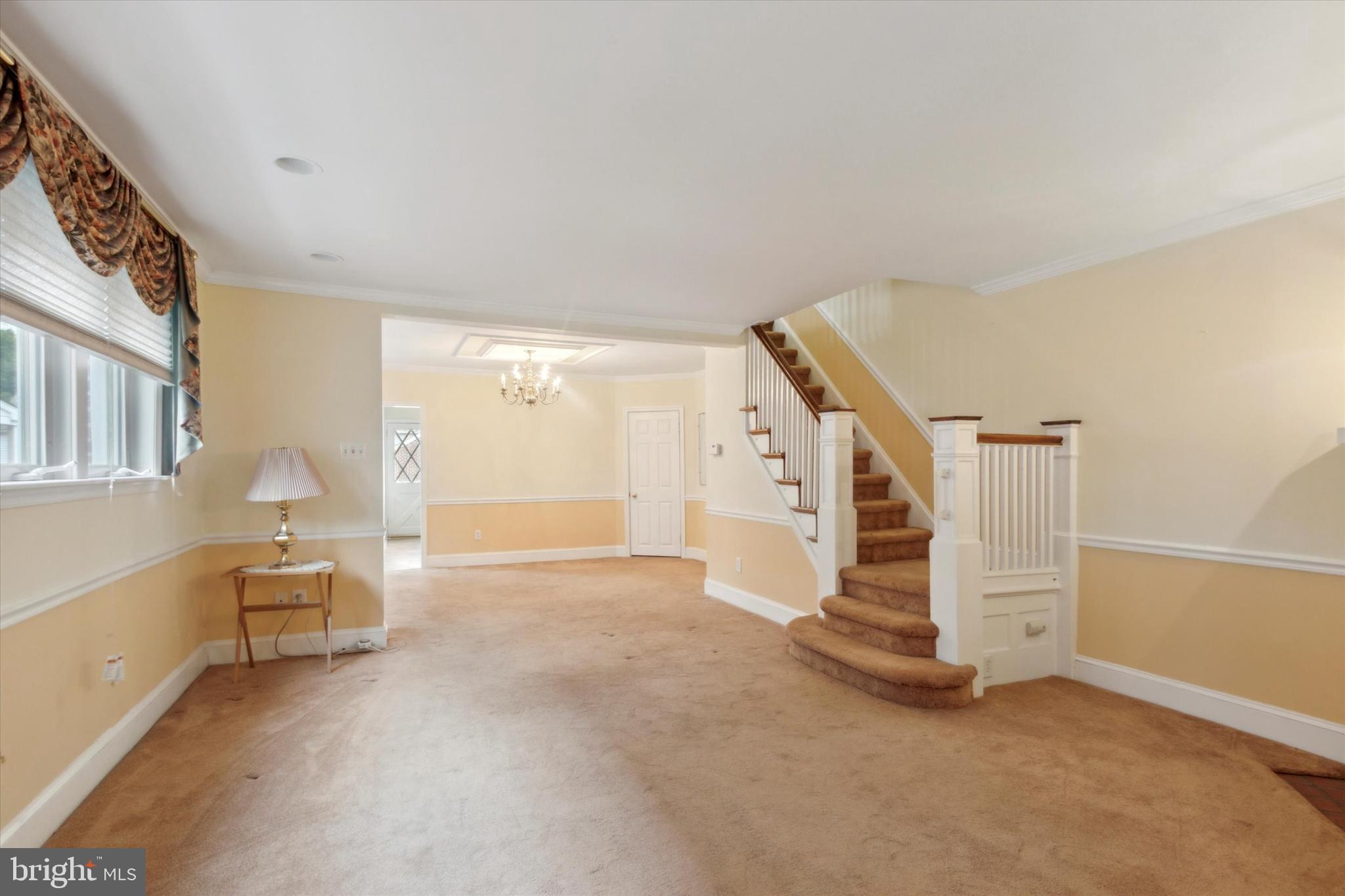 27 Wayne Avenue Springfield, PA 19064 - Photo 4 of 25 Living Room