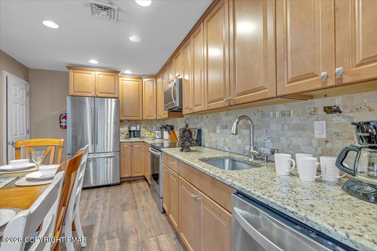 12 Beechwood Road Lake Harmony, PA 18624 - Photo 10 of 44 12 BW Kitchen