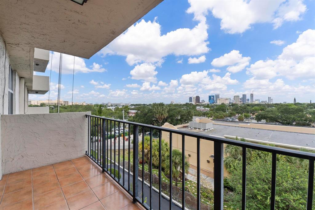 1625 Southeast 10th Avenue, Unit 508 Fort Lauderdale, FL 33316 - Photo 17 of 22 a view of city from a balcony