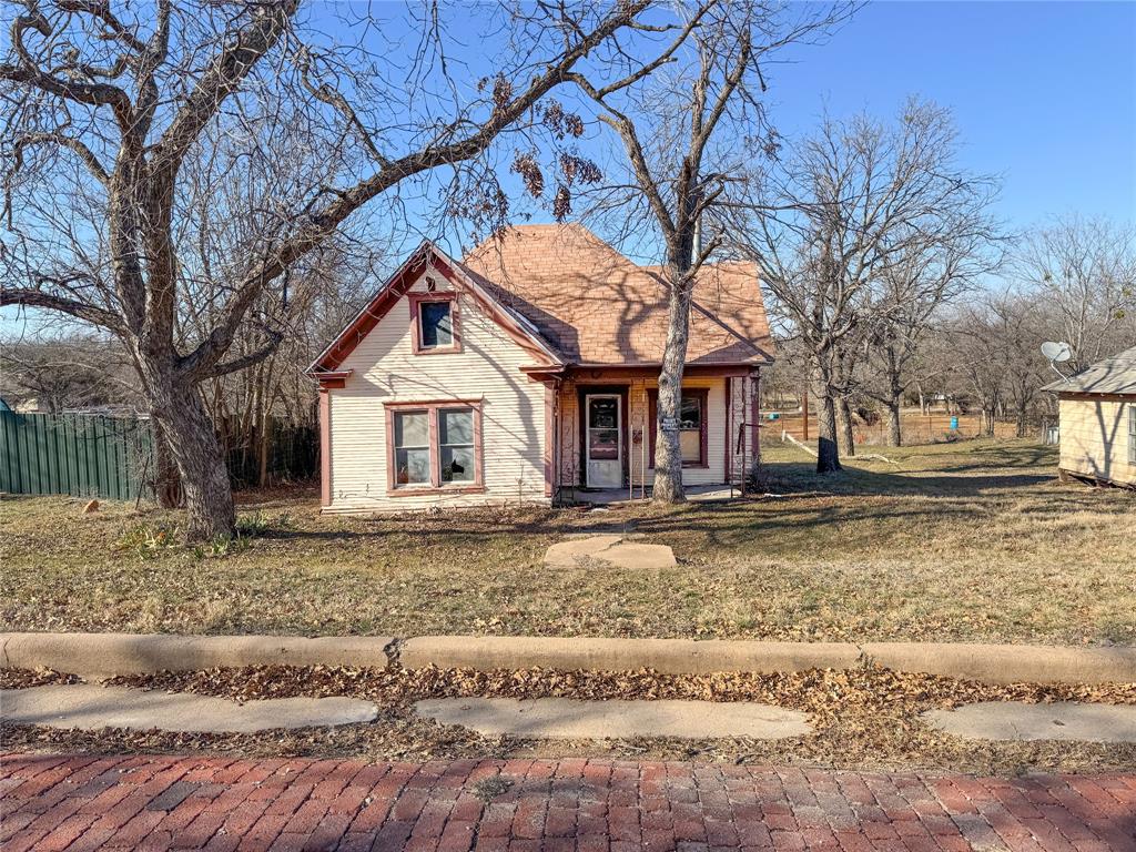 306 West 3rd Street Cisco, TX 76437 - Photo 3 of 35