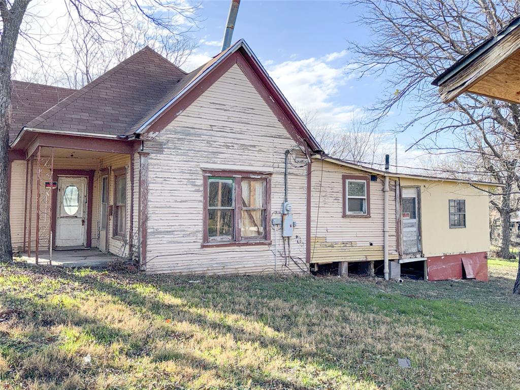 306 West 3rd Street Cisco, TX 76437 - Photo 6 of 35