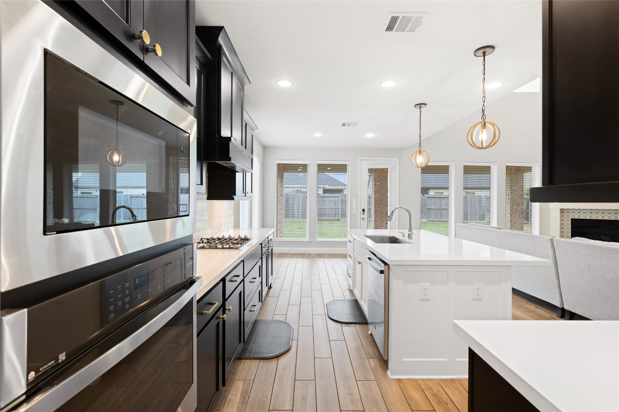 4210 Ana Ridge Lane Fulshear, TX 77441 - Photo 12 of 50 Kitchen