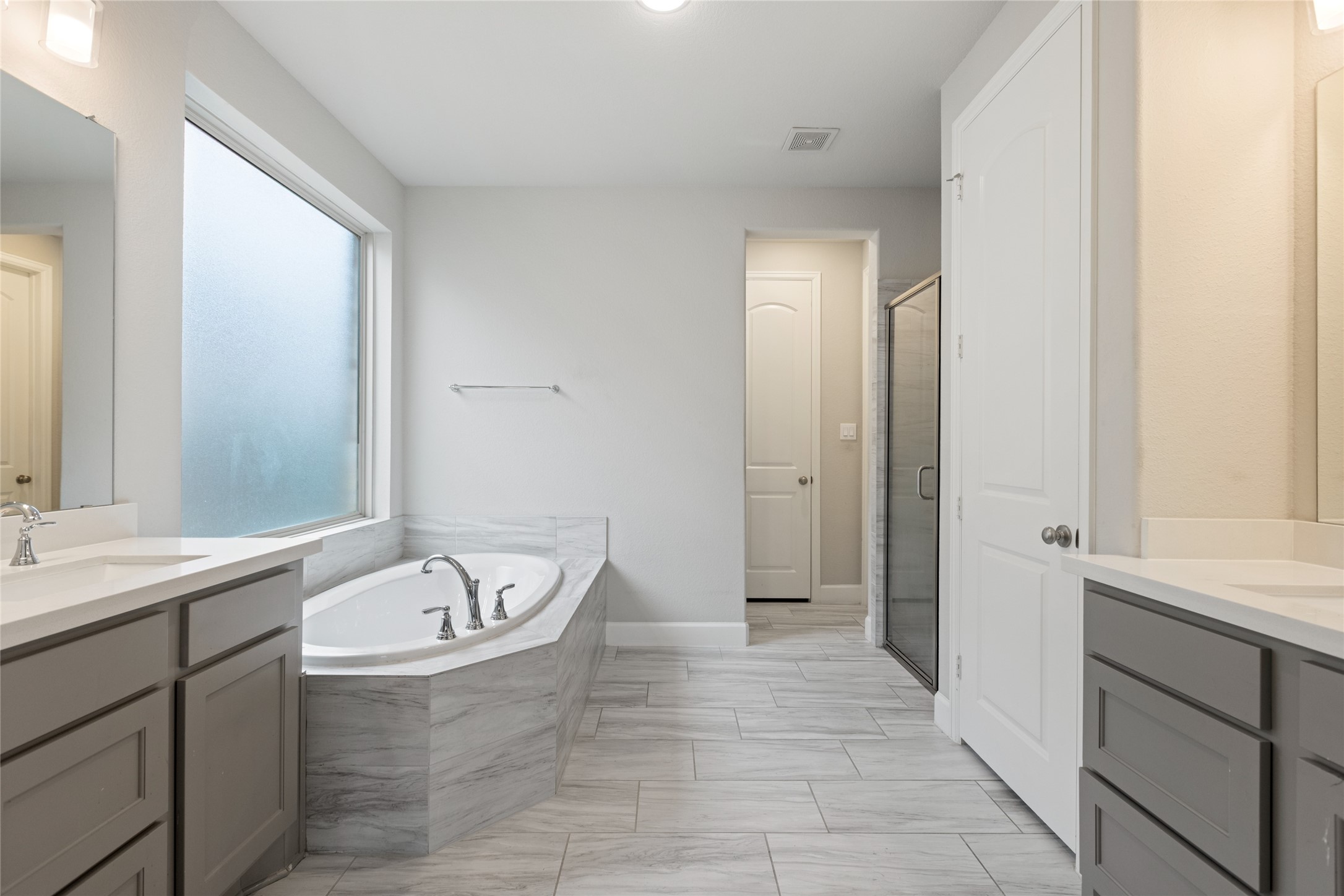 4210 Ana Ridge Lane Fulshear, TX 77441 - Photo 15 of 50 Primary Suite