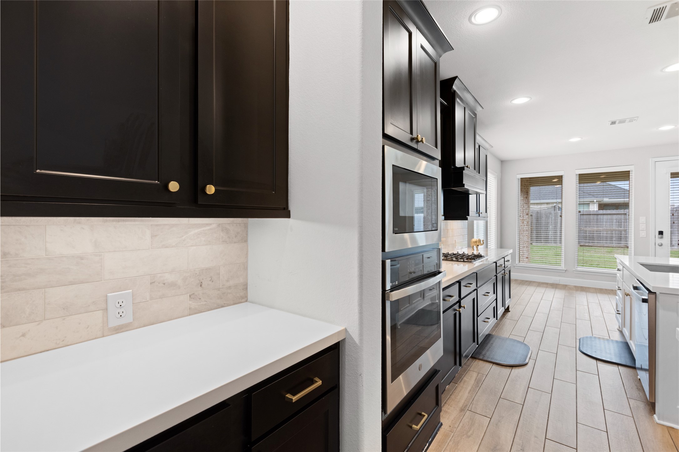 4210 Ana Ridge Lane Fulshear, TX 77441 - Photo 23 of 50 Butlers Pantry/ Kitchen