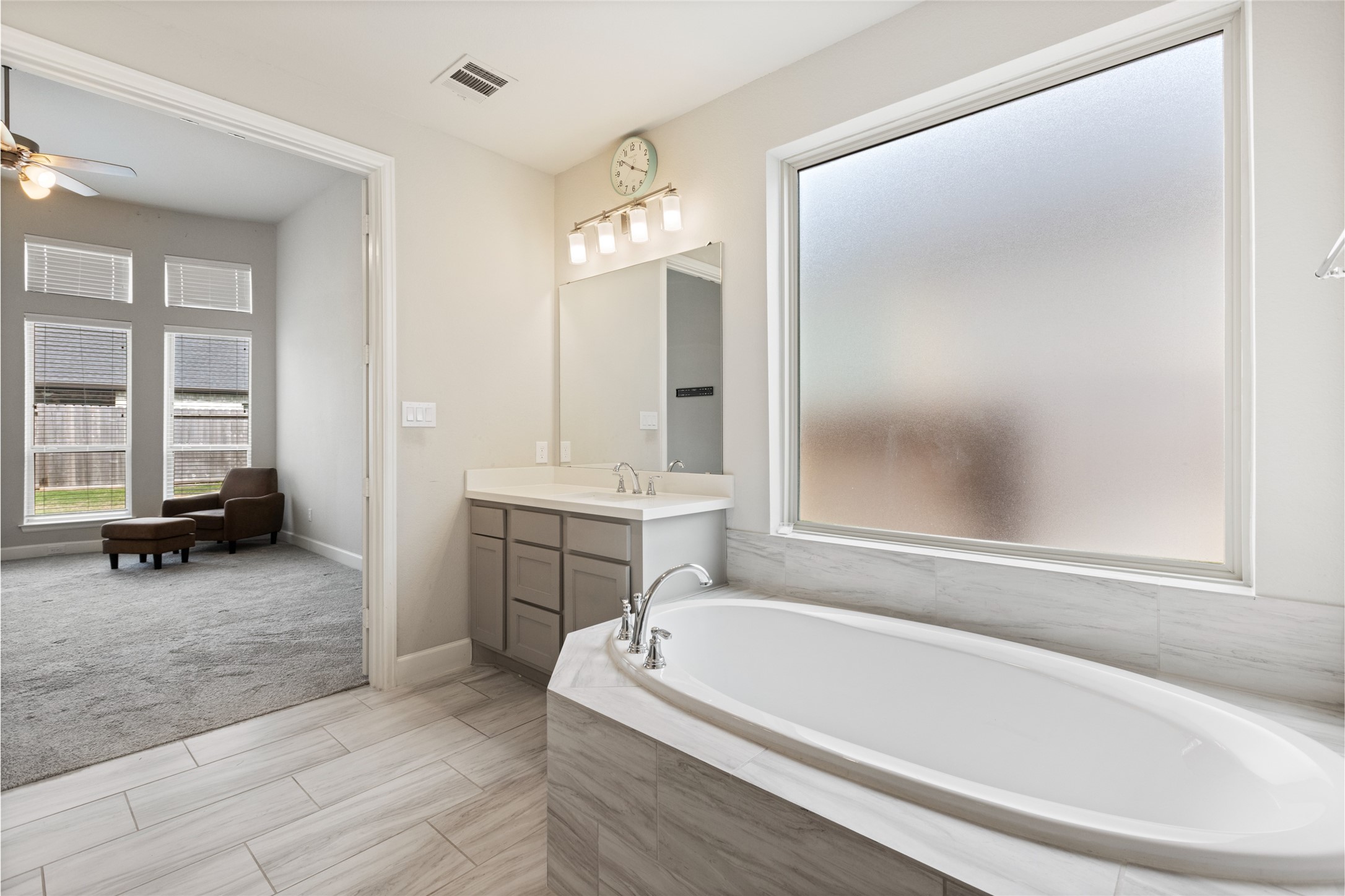 4210 Ana Ridge Lane Fulshear, TX 77441 - Photo 31 of 50 Primary Suite