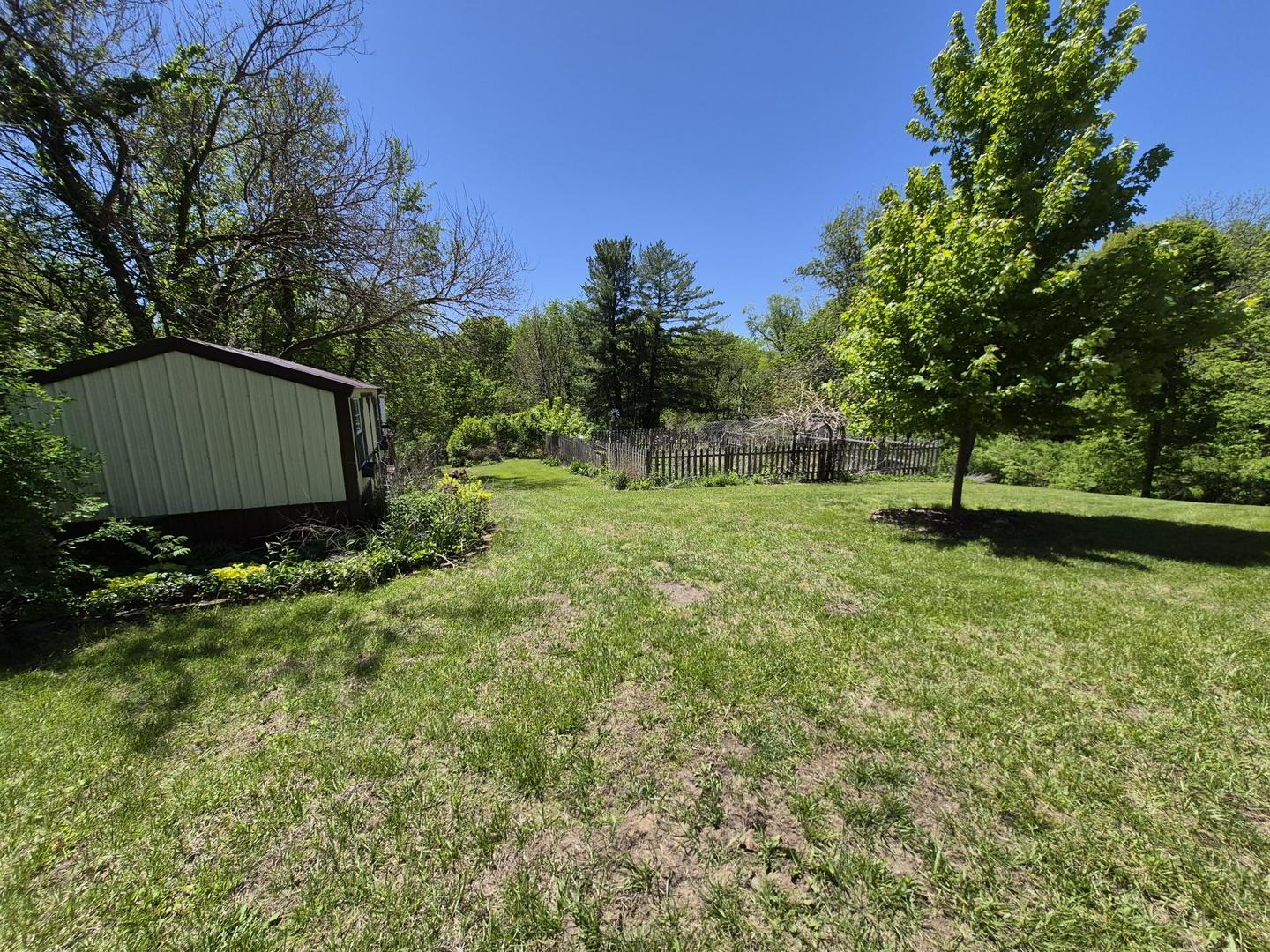 112 Valley View Road Galesburg, IL 61401 - Photo 2 of 14