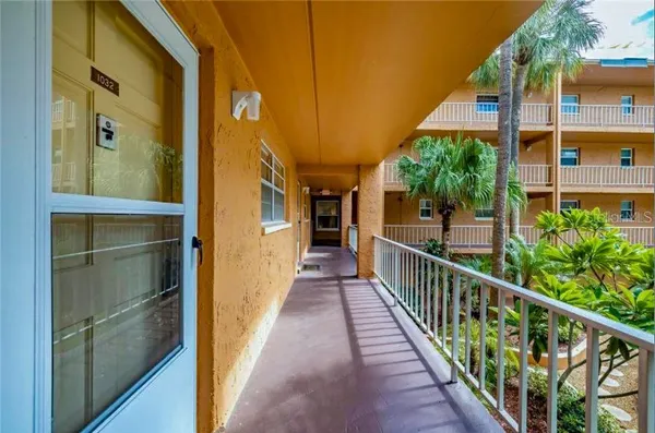 $2,000 | 12760 Indian Rocks Road, Unit 1030 (FURNISHED), Largo, FL 33774