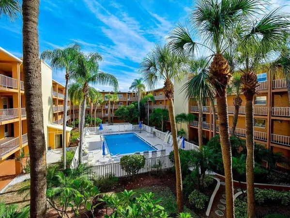 $2,000 | 12760 Indian Rocks Road, Unit 1030 (FURNISHED), Largo, FL 33774
