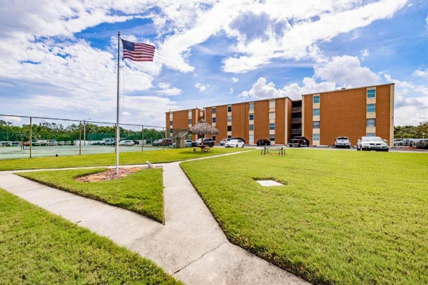 12760 Indian Rocks Road, Unit 1030 (FURNISHED) Largo, FL 33774 - Photo 43 of 82