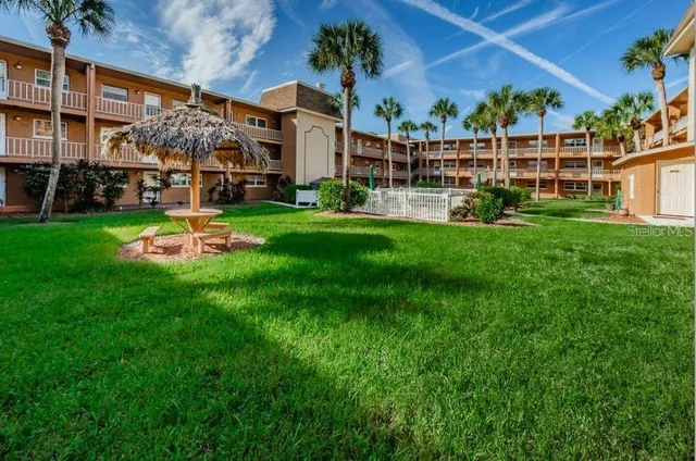 $2,000 | 12760 Indian Rocks Road, Unit 1030 (FURNISHED), Largo, FL 33774