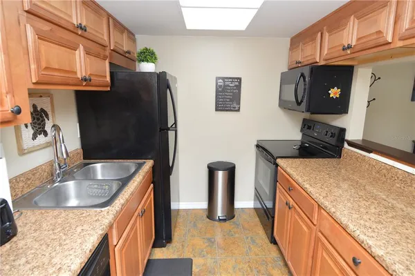 $2,000 | 12760 Indian Rocks Road, Unit 1030 (FURNISHED), Largo, FL 33774