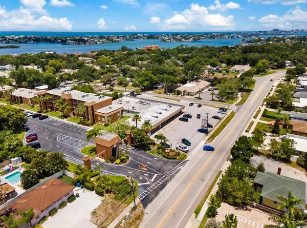 $2,000 | 12760 Indian Rocks Road, Unit 1030 (FURNISHED), Largo, FL 33774