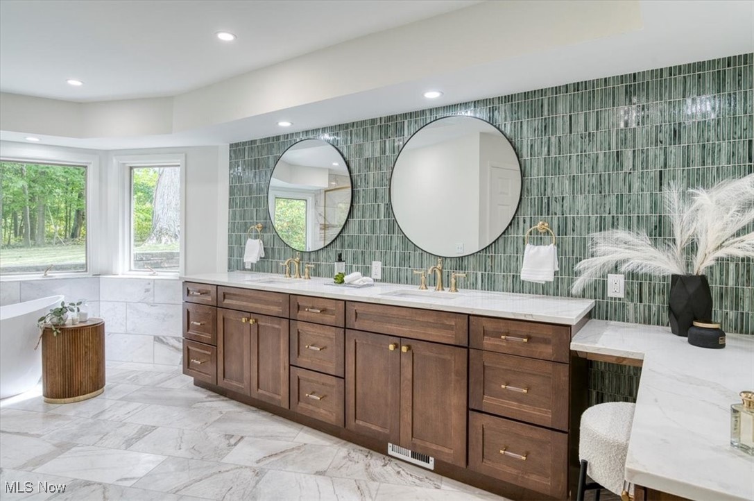 2825 Belgrave Road Cleveland, OH 44124 - Photo 20 of 39 Gallery Image 20