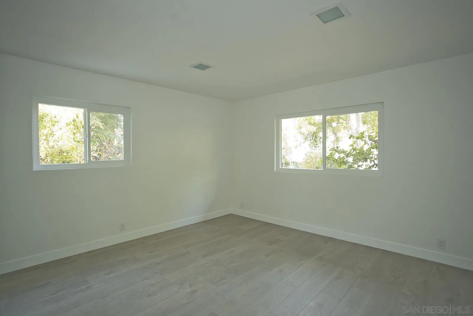10151 Sierra Madre Road Spring Valley, CA 91977 - Photo 12 of 25 Gallery Image 12