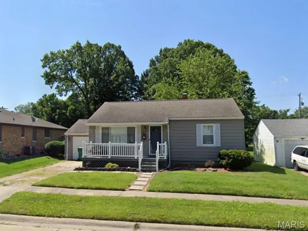 $1,450 | 411 East 3rd Street, O'Fallon, IL 62269