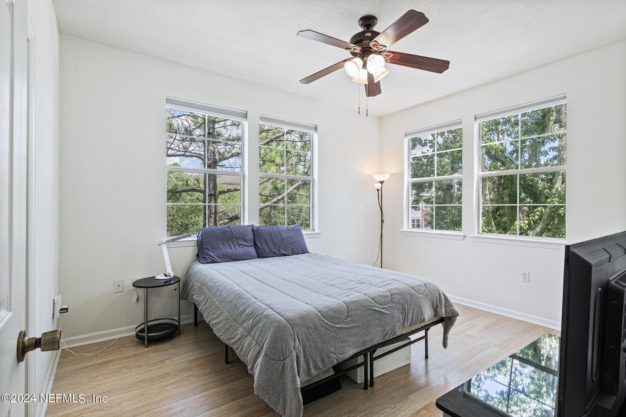 8550 Touchton Road, Unit 927 Jacksonville, FL 32216 - Photo 21 of 59 a bedroom with a bed and a window