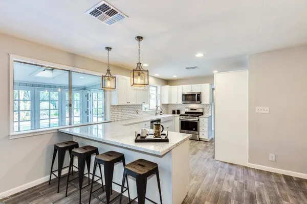 $4,400 | 2218 East Cactus Wren Drive, Phoenix, AZ 85020