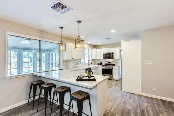 $4,400 | 2218 East Cactus Wren Drive, Phoenix, AZ 85020