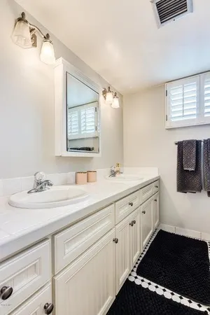 $4,400 | 2218 East Cactus Wren Drive, Phoenix, AZ 85020