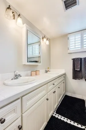 $4,400 | 2218 East Cactus Wren Drive, Phoenix, AZ 85020