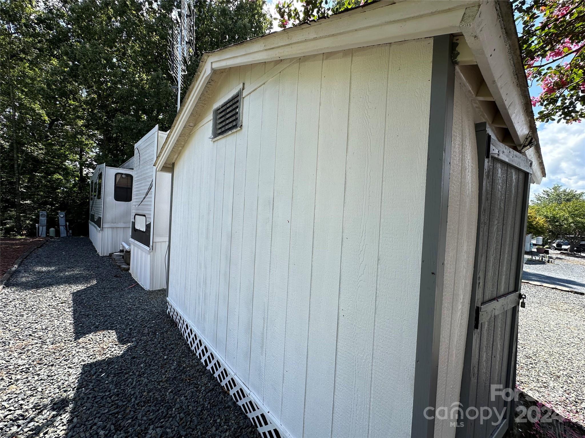 113 Hummingbird Circle New London, NC 28127 - Photo 27 of 47