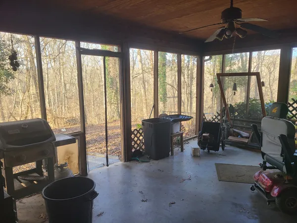 $945,000 | 449 Haney Circle Northwest, Charleston, TN 37310