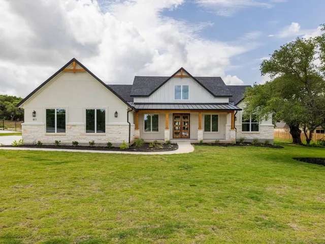 $750,000 | 811 County Road 200, Burnet, TX 78611