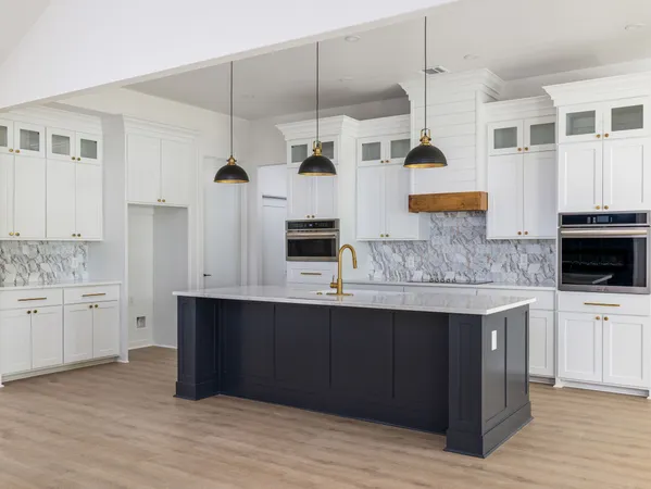 $740,000 | 811 County Road 200, Burnet, TX 78611