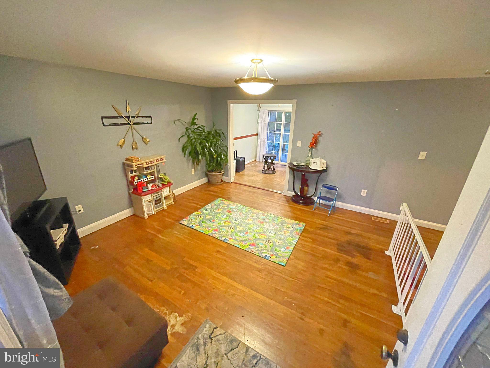 14333 Fullerton Road Woodbridge, VA 22193 - Photo 5 of 25