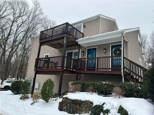 $2,300 | 351 New London Avenue, Unit 501, Warwick, RI 02886