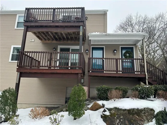 $2,300 | 351 New London Avenue, Unit 501, Warwick, RI 02886