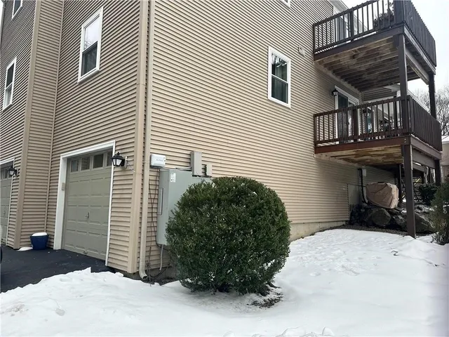 $2,300 | 351 New London Avenue, Unit 501, Warwick, RI 02886