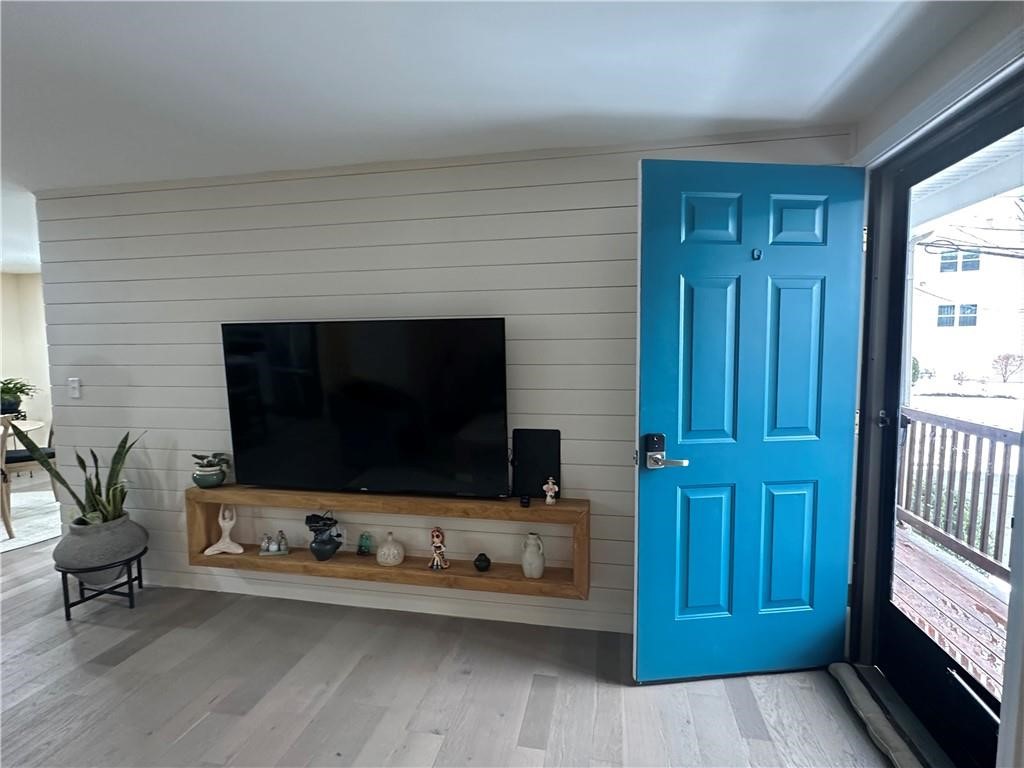 351 New London Avenue, Unit 501 Warwick, RI 02886 - Photo 5 of 36