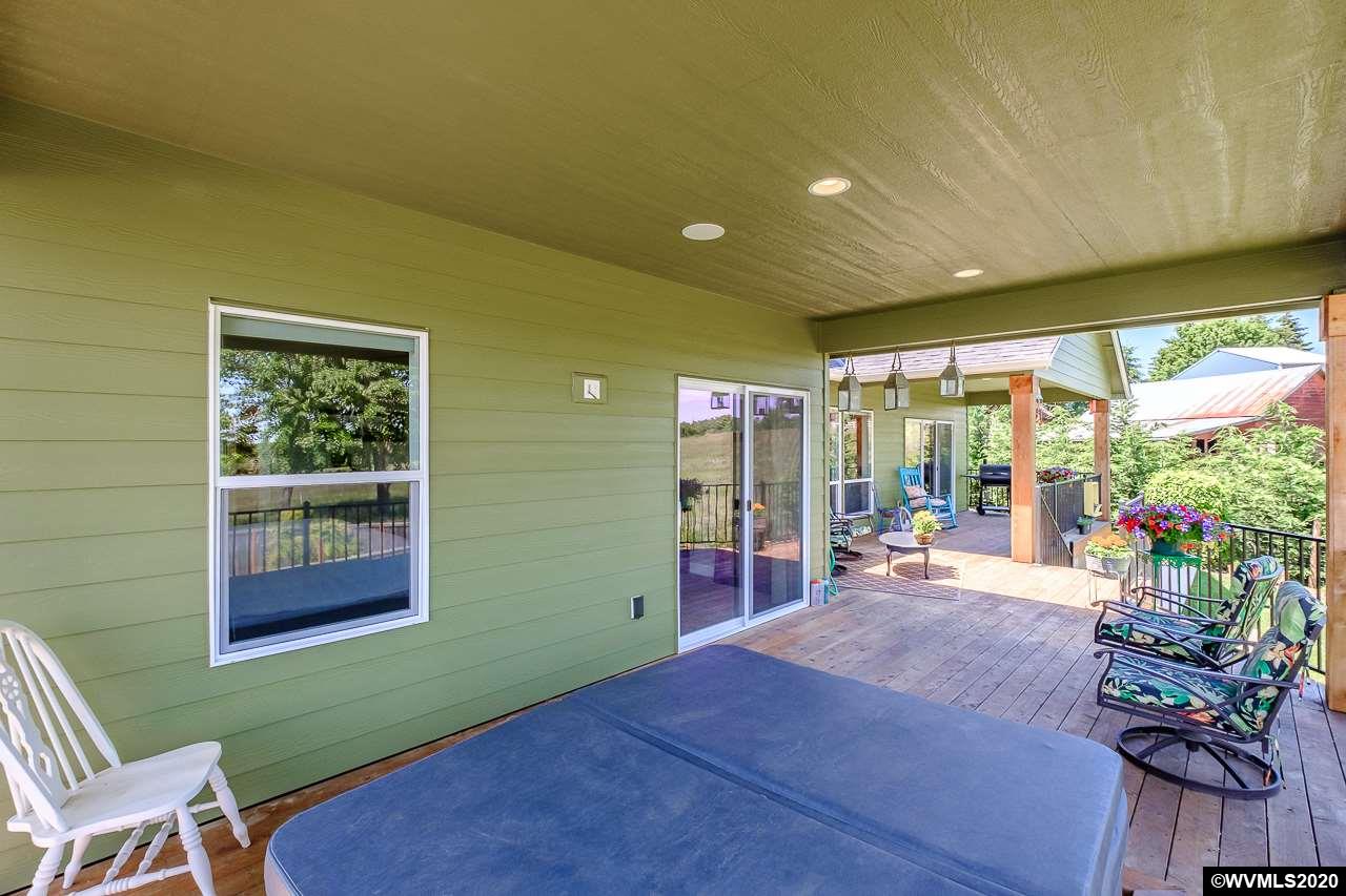 722 Northeast Polk Station Road Dallas, OR 97338 - Photo 6 of 42 Gallery Image 6