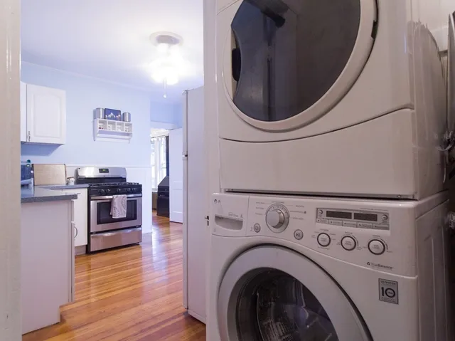 a view of kitchen with washer and dryer