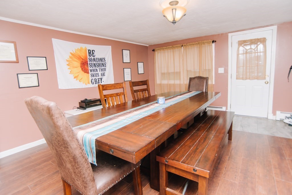 17 Clayton Road Holyoke, MA 01040 - Photo 6 of 42 Gallery Image 6