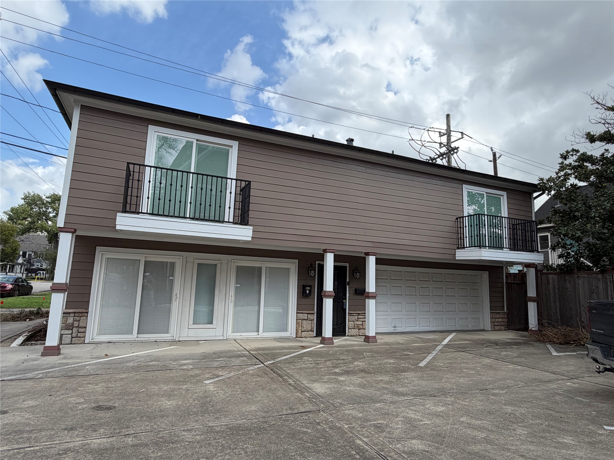 102 East 5th Street Houston, TX 77007 - Photo 1 of 44 Garage Apartment