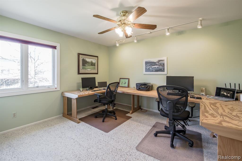 2035 Reagan Drive Rochester Hills, MI 48309 - Photo 38 of 51