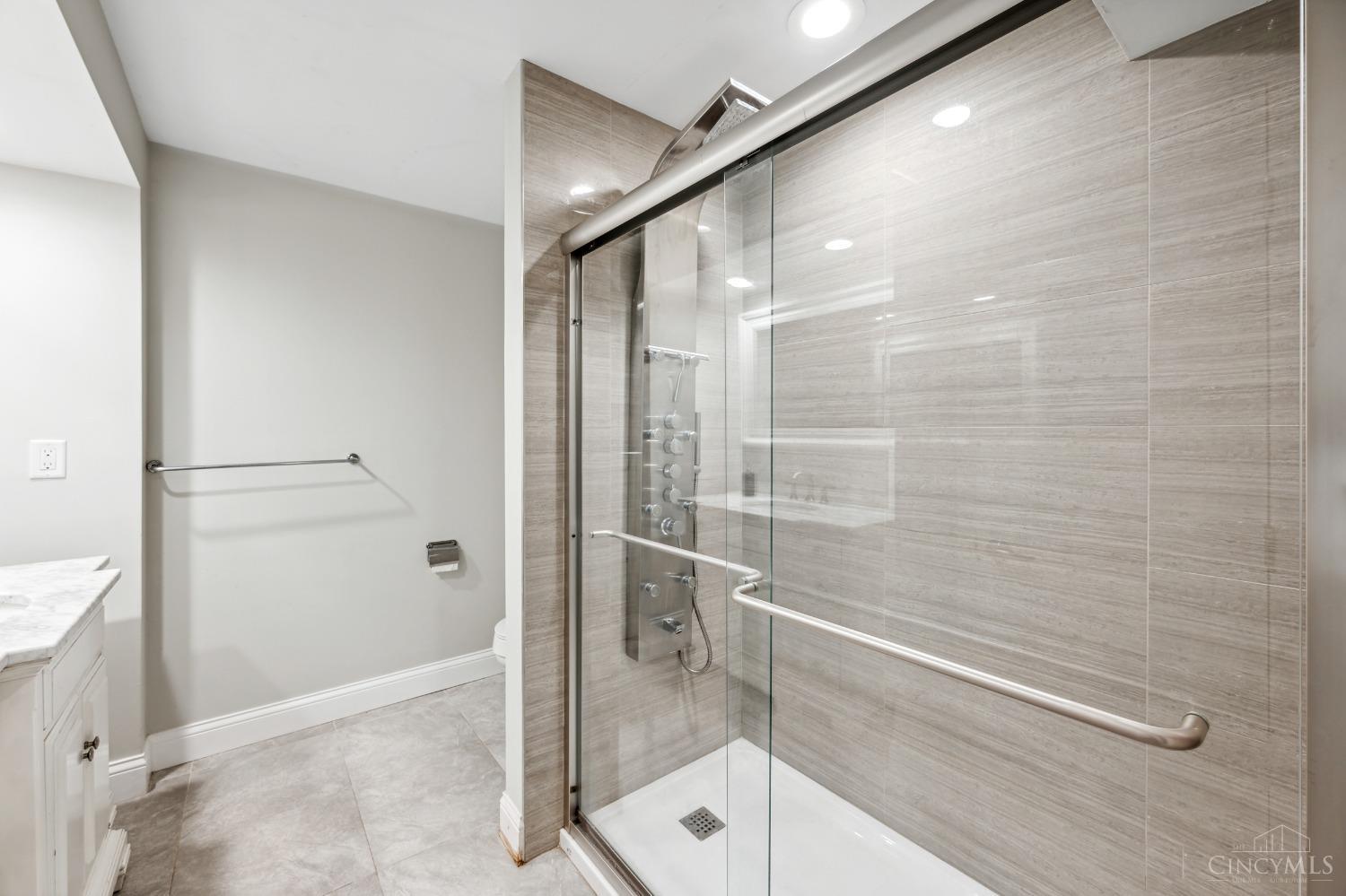 8483 Fields Ertel Road Cincinnati, OH 45249 - Photo 29 of 44 Gallery Image 29