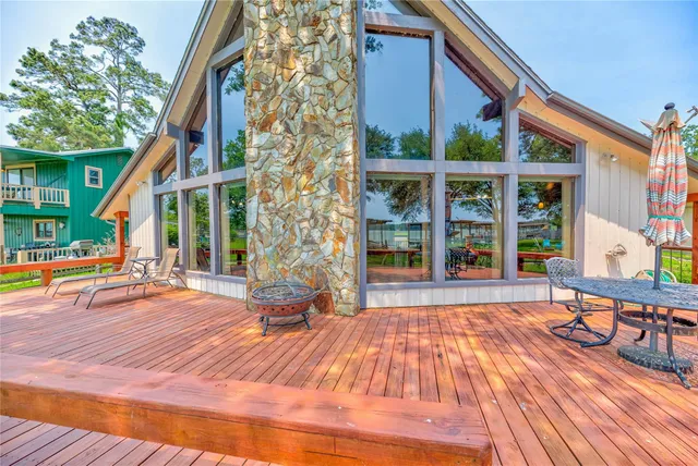 a view of outdoor space yard deck and patio