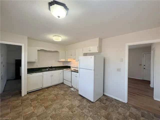 $1,695 | 6 Clark Court, Greensboro, NC 27406