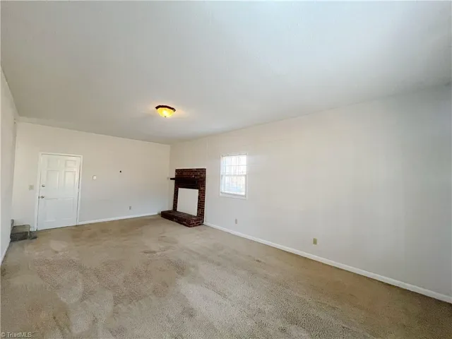 $1,695 | 6 Clark Court, Greensboro, NC 27406