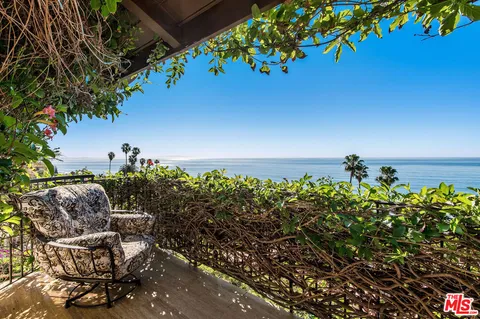 $1,675,000 | 17810 Castellammare Drive, Pacific Palisades, CA 90272