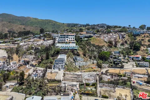 $1,675,000 | 17810 Castellammare Drive, Pacific Palisades, CA 90272