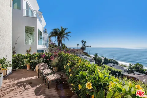 $1,675,000 | 17810 Castellammare Drive, Pacific Palisades, CA 90272