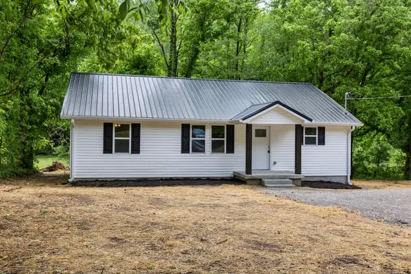 $164,900 | 1591 Marsh Creek Road, Linden, TN 37096