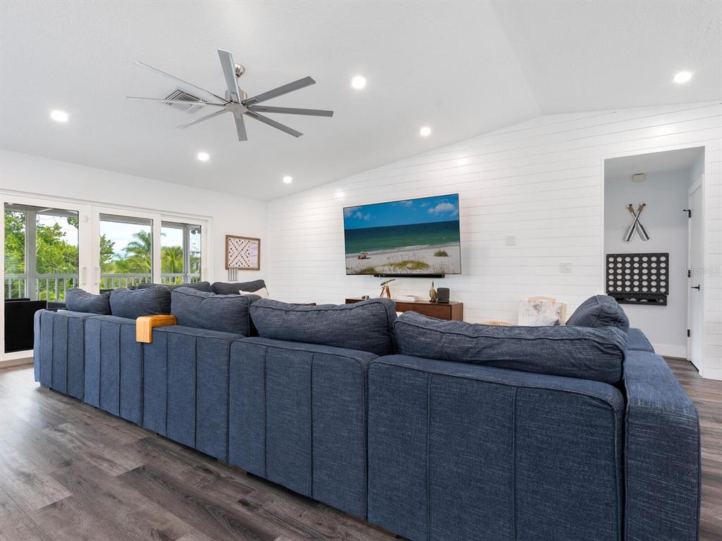 501 Norton Street Longboat Key, FL 34228 - Photo 11 of 67