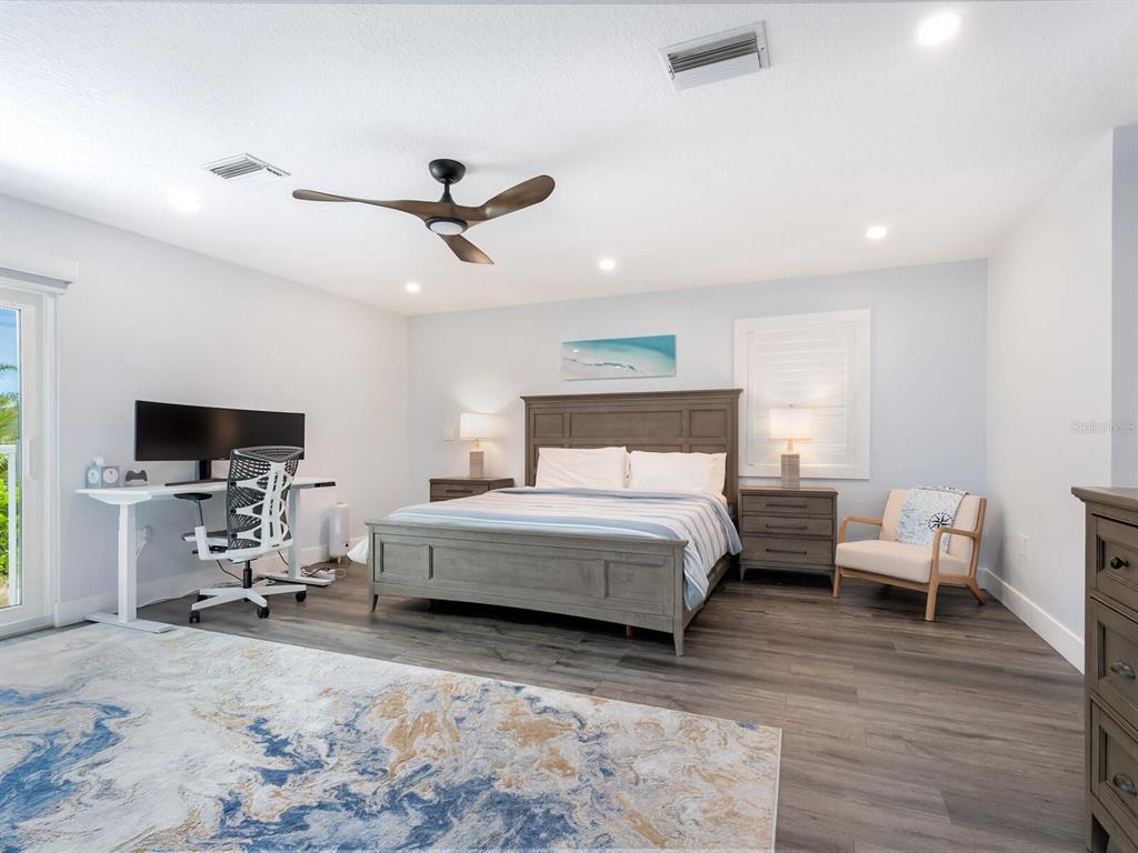 501 Norton Street Longboat Key, FL 34228 - Photo 19 of 67