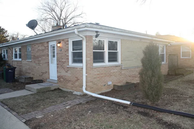 $429,000 | 831 East South Broadway Avenue, Lombard, IL 60148